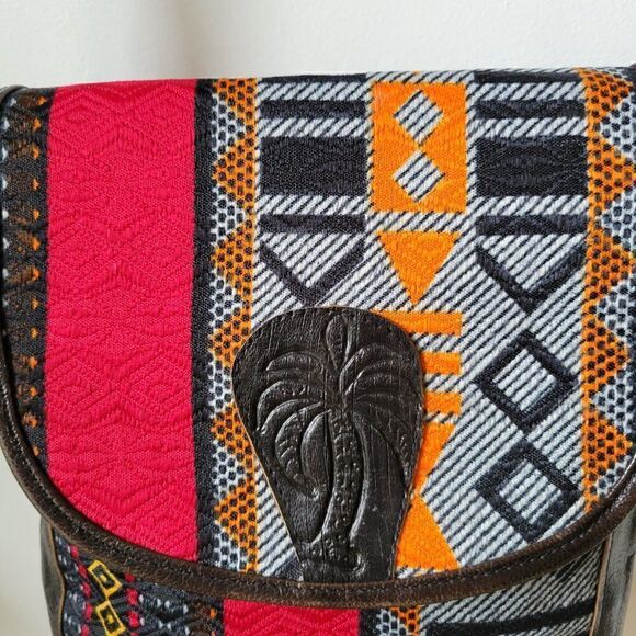 VINTAGE TRIBAL WOVEN AND GENUINE LEATHER CROSSBODY BAG - Picture 11 of 16